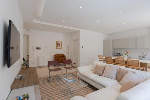 GuestHost - Bright Apartment near Vatican City