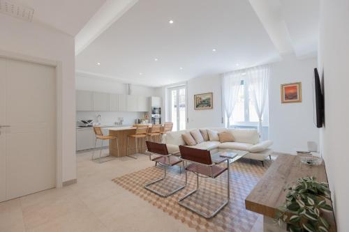 GuestHost - Bright Apartment near Vatican City