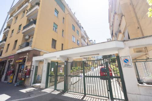 GuestHost - Bright Apartment near Vatican City