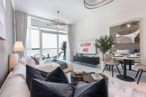 Free housekeeping visits during your stay - StayShort - Spacious Carson C Studio in Damac Hills