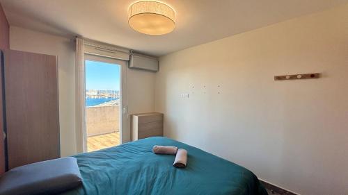Spacious & comfortable 2-bedroom apt, terrace, pool, parking