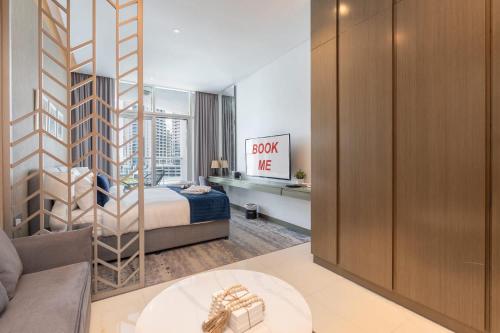 Free housekeeping visits during your stay - StayShort - Elegant Studio Retreat at DAMAC Maison Prive Sleeps 4