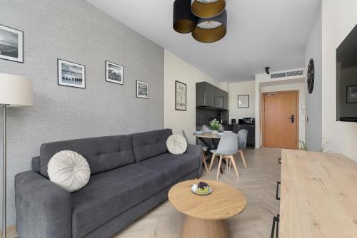 Klimatyzowane Apartamenty Art Lake w Mielnie z Parkingiem i Basenem by Noclegi Renters