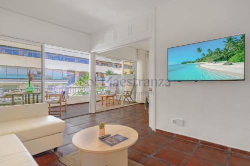 Marbella Bliss Apartment, Terrace, Pool & Beach