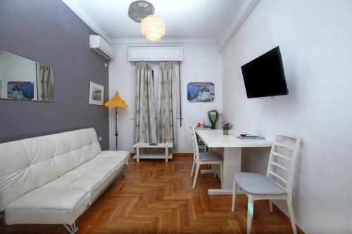 Cozy apartment in the best area in Athens center near metro station and hospitals