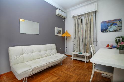 Cozy apartment in the best area in Athens center near metro station and hospitals