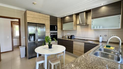 Aguia - Private Pool - 10 Pax - Albufeira