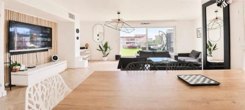 Duplex 120m ,50m terrasse proche centre et mer