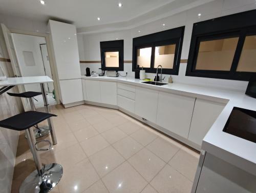 Luxury Groundfloor Private Jacuzzi - EHHouse photo 10