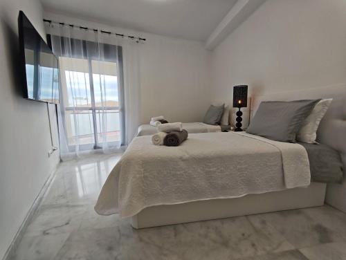 Luxury Groundfloor Private Jacuzzi - EHHouse photo 9
