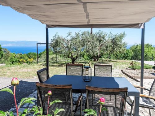 Apartment Marinella-2 by Interhome