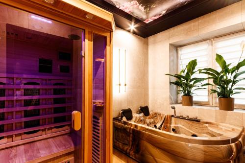 Secret Paradise SPA Apartment Jacuzzi & Sauna