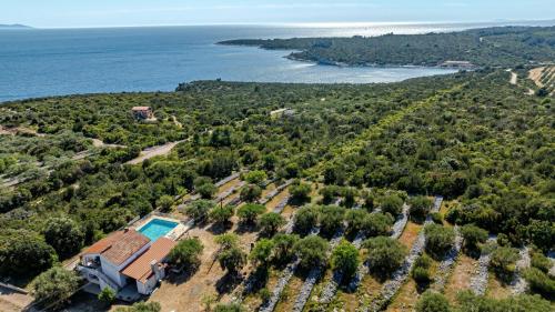 House Pelegrin with pool by Villas Guide