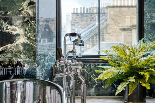 100 Princes Street photo 46