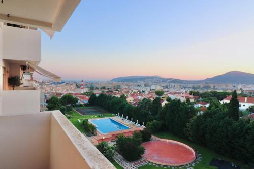 Mid-Century Luxury Condo w Setúbal Panoramic View