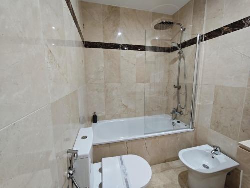 Luxury Groundfloor Private Jacuzzi - EHHouse photo 15