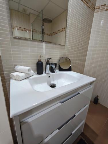 Luxury Groundfloor Private Jacuzzi - EHHouse photo 21