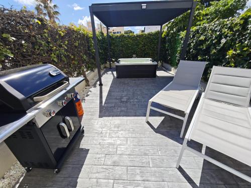 Luxury Groundfloor Private Jacuzzi - EHHouse photo 36