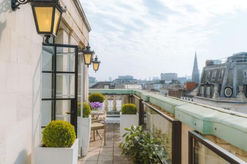 The Langham London — Balcony/Terrace