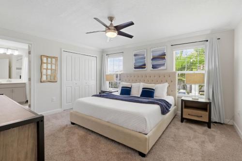 New Oasis Retreat Escape - Private Pool - Walk to Clubhouse - Sleeps 10 photo 9