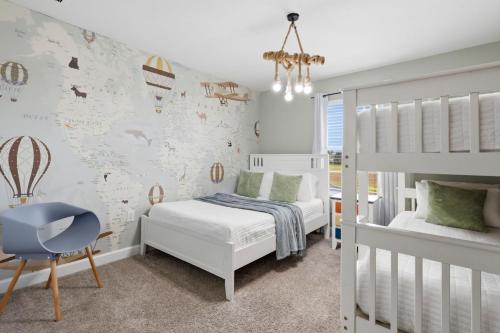 New Oasis Retreat Escape - Private Pool - Walk to Clubhouse - Sleeps 10 photo 17