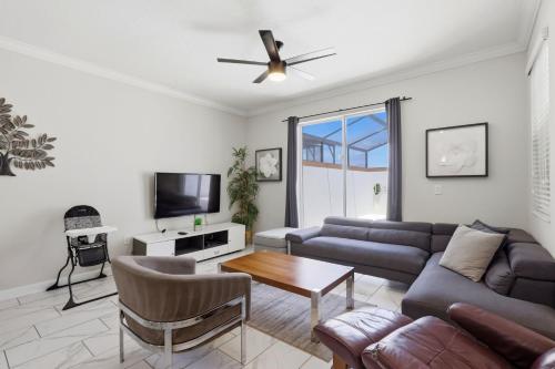 New Oasis Retreat Escape - Private Pool - Walk to Clubhouse - Sleeps 10 photo 22