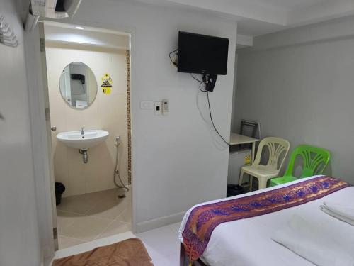 Bilik mandi di Cha-Am Fish Star Hotel