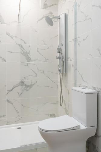 Host Wise - Comfy Minimalist Flat