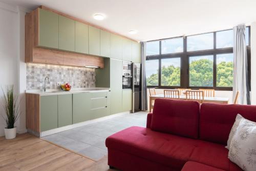 Host Wise - Comfy Minimalist Flat