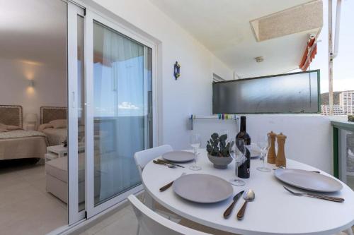 Comodoro 8 - Studio