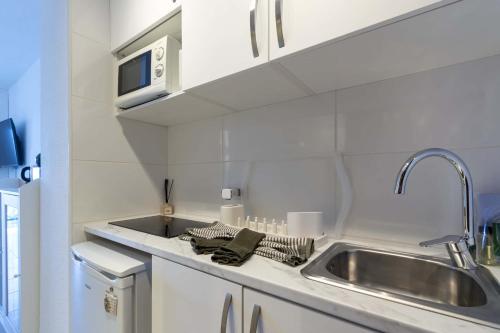 Comodoro 8 - Studio