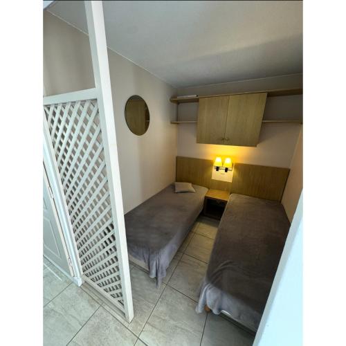 Grand studio à 100m de la plage, piscine ouverte juillet Août