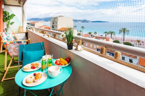 Modern 2-Bedroom Sea View, Air Conditioning, Balcony