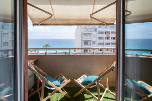 Modern 2-Bedroom Sea View, Air Conditioning, Balcony