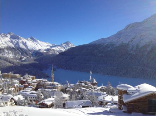 Contempora - Appartamento con Vista Lago e Montagna St Moritz Munt Sulaj