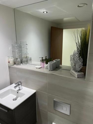 Perfect City Centre Apartment photo 9