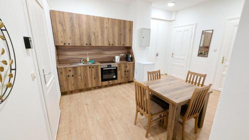 Lovely Apartment - 15 Min from Airport & City Center EZ 9 6