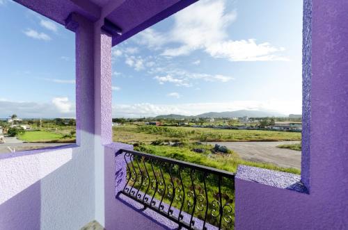 Vista general de una montaña o vista desde la habitación en casa particular 