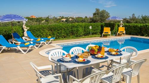 Villa Muriwai - Elegante moradia com BBQ e piscina aquecível - Armação de Pêra