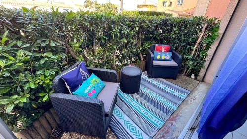 Le Cocon Bleu, piscine parking 2 personnes