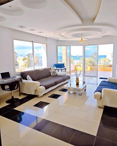 Dar Essaada - Exceptionel duplex de 270 M2, plage à 2 min à pieds