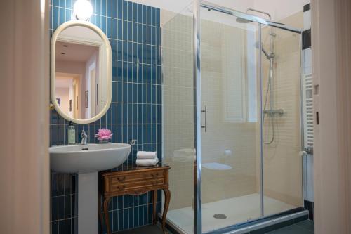 TrastevereHome - Historic Noble Palace in Trastevere with Balcony