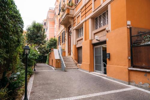 TrastevereHome - Historic Noble Palace in Trastevere with Balcony