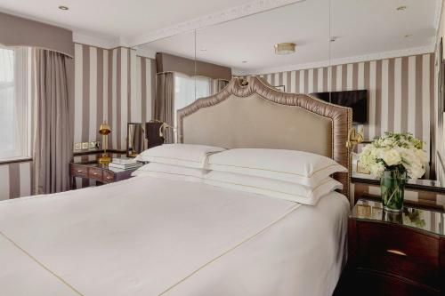 The Chesterfield Mayfair — Bedroom