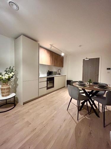 Birmingham City Centre, Luxury 1 Bed Apartment 28 - Free Parking photo 24