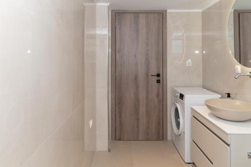 Kapxhiu Oceanis Residences