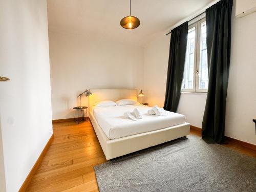 Brera Elegant 5th Floor Flat with Balcony