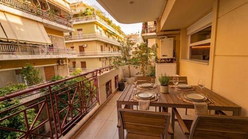 2BD Unique Pangrati Apt With Parking Kallimarmaro