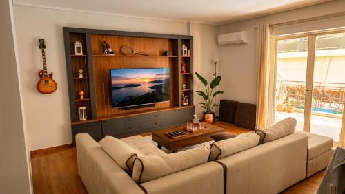2BD Unique Pangrati Apt With Parking Kallimarmaro