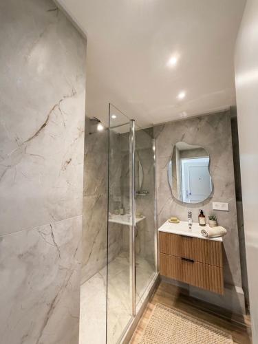 Luxury Apartment Cannes Croisette - Palais des Festivals - next to the Beach & Sea